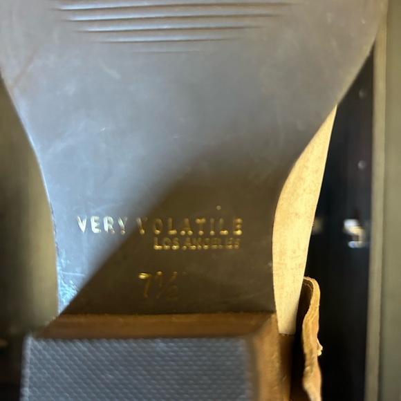 Very Volatile Tan and Cream Western Heeled Boots - Picture 3 of 3